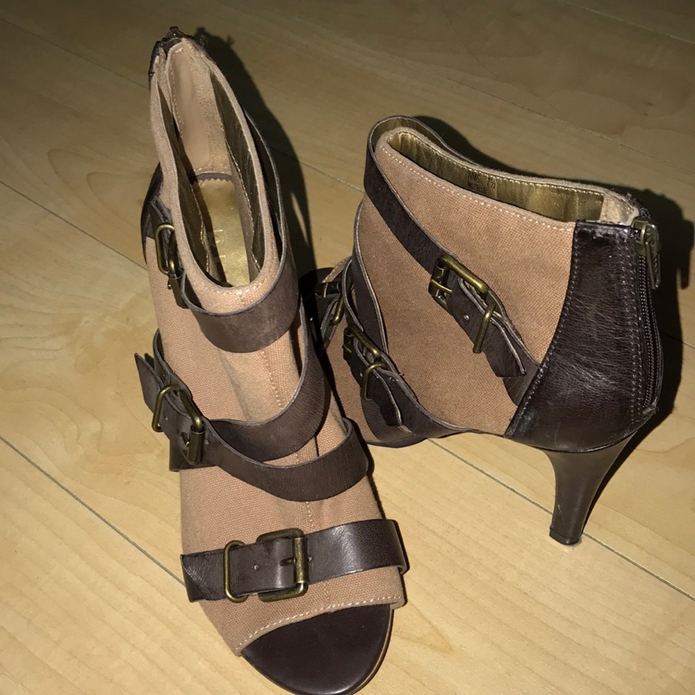 Report Brown Leather and Canvas Ankle Boots.